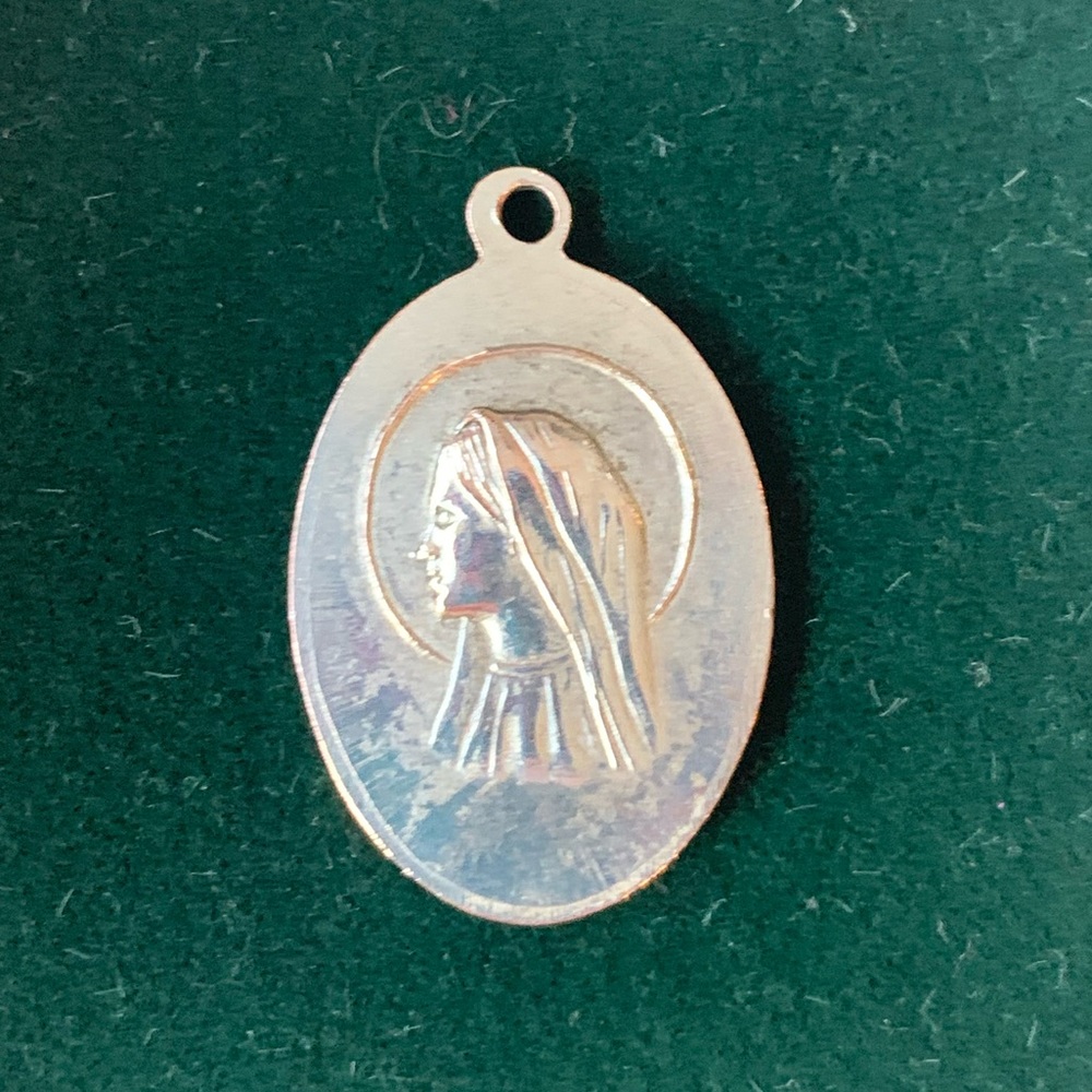 Vintage Lourdes Apparition Medal - Picture 3 of 5